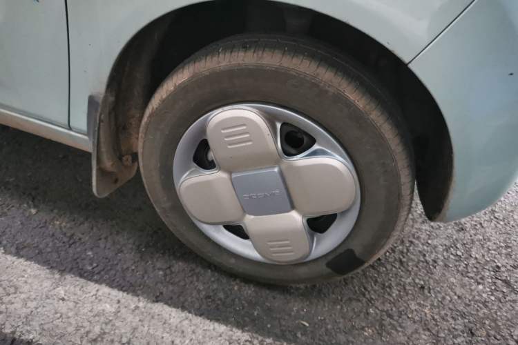 Used Geely Galaxy Panda 2024 Panda Mini 200km Endurance Bear Right Front Wheel Hub