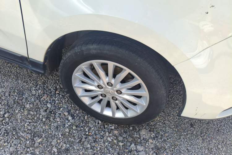 Used BAIC Weiwang M50F 2017 1.5L Comfort Edition Right Rear Wheel Hub