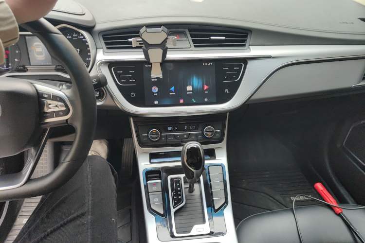 Used Geely Auto Emgrand GL 2019 1.4T CVT Elite Smart Edition Audio And AC Panel