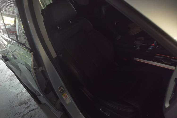 Used Formula Leopard Titanium 3 2025 501 km All-Wheel Drive Intelligent Driving Max Edition Right Front Seat