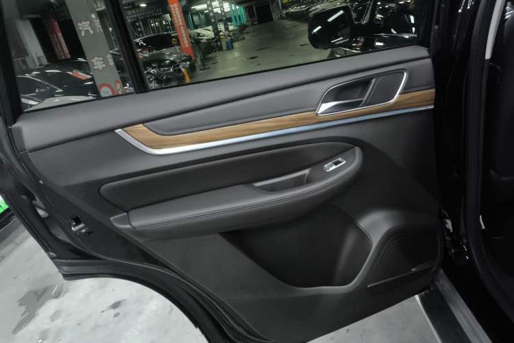 Used Roewe RX8 2019 30T Smart Connectivity Two-Wheel Drive Supreme Flagship Edition