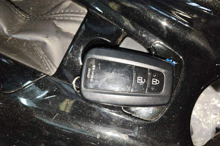 Used Toyota C-HR 2018 2.0L Leading with Sunroof China VI Standard
