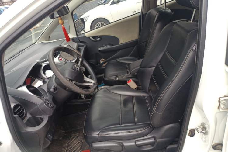 Used Honda Fit 2011 1.3L automatic comfort version
