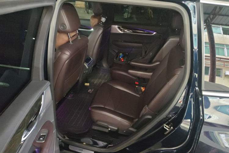 Used Cadillac XT6 2022 2.0T Six-Seater Four-Wheel Drive Luxury Version
