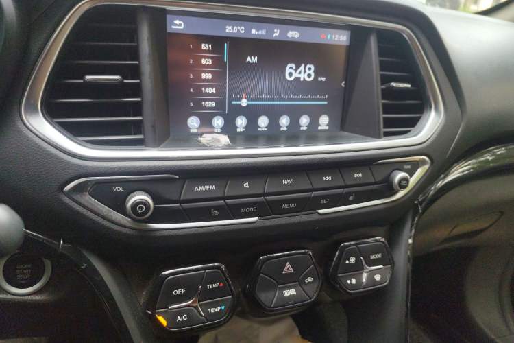 Used GAC Trumpchi GS4 2015 200T G-DCT Luxury Edition Audio And AC Panel