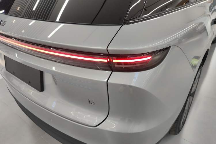 Used Li Auto Li Auto i6 2025 Model Four-Wheel-Drive Standard Type