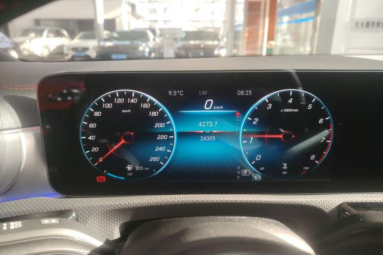 Used Mercedes-Benz CLA 2022-Year Updated CLA 200
