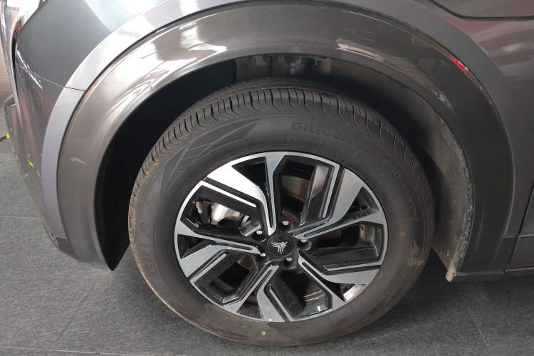 Used NETA U 2022 Zhi 400 Lithium-Nickel-Manganese-Cobalt Energy System