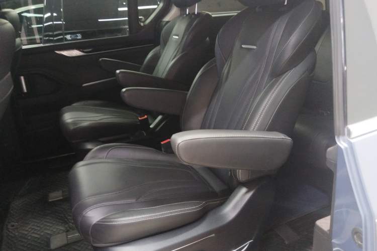 Used SAIC MAXUS G20 2021 Facelifted PLUS 2.0T Diesel Automatic Luxury Edition