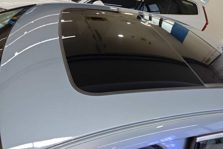 Used Volvo S90 New Energy 2019 T8 E-Drive Hybrid Intelligent Luxury Version China V Standard Roof