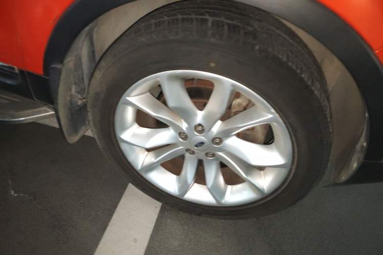 Used Ford Explorer 2013 3.5L Deluxe Model
