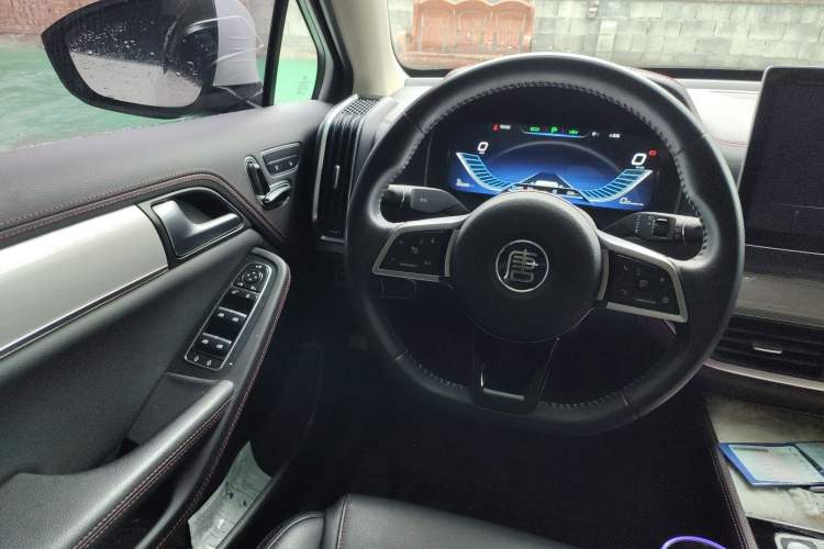 Used BYD Tang New Energy 2018 DM 2.0T All-Wheel Drive Smart Connectivity Enjoyment Model 5 Seats China V Emission Standard