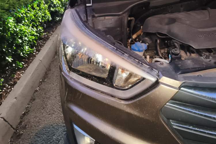 Used Hyundai ix25 2015 1.6L Automatic Two-Wheel Drive Smart GLS Trim Right Front Headlight