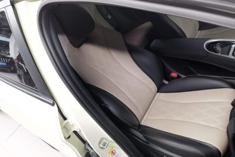 Used BYD Dolphin 2023 420 km Fashion Edition
