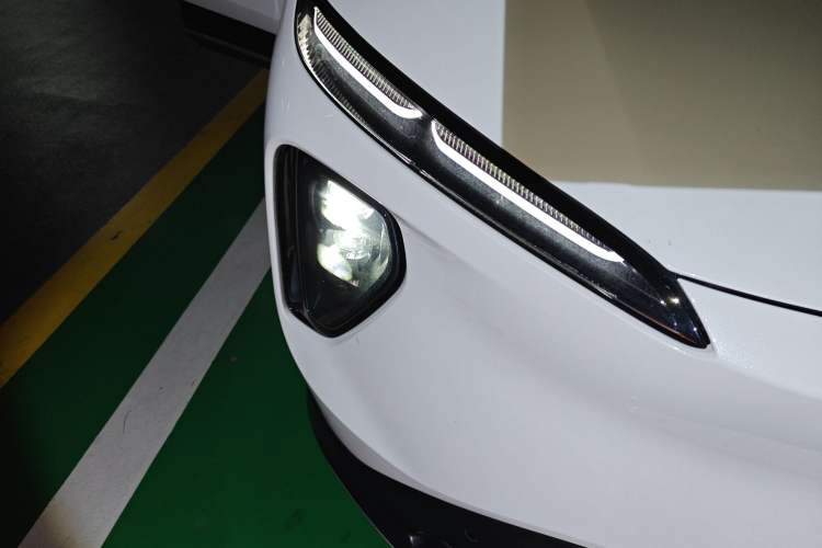 Used Nio ES6 2024 75 kWh Right Front Headlight