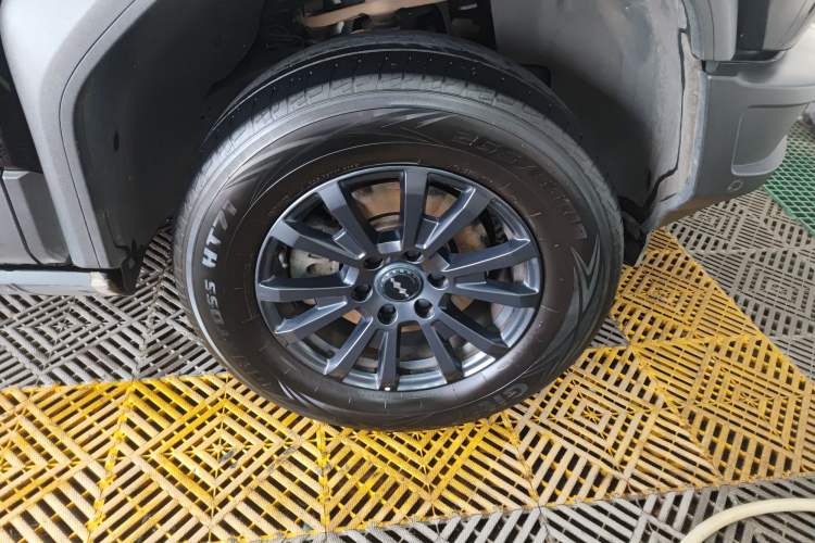 Used Formula Leopard 5 2023 Navigator Edition
