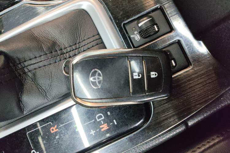 Used Toyota Highlander 2015 2.0T Four-Wheel Drive Luxury Edition 7-Seater