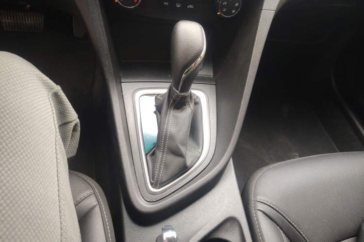 Used Buick GT 2021 Revised Version 1.3T Automatic Mild Hybrid Elite Edition Gear Lever