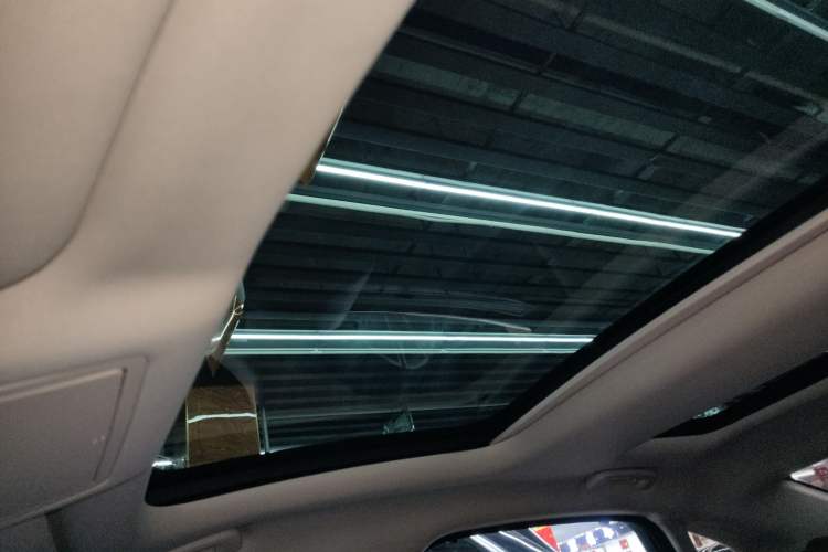 Used Jaguar XFL 2019 XFL 2.0T 250 PS Two-Wheel-Drive Luxury Edition