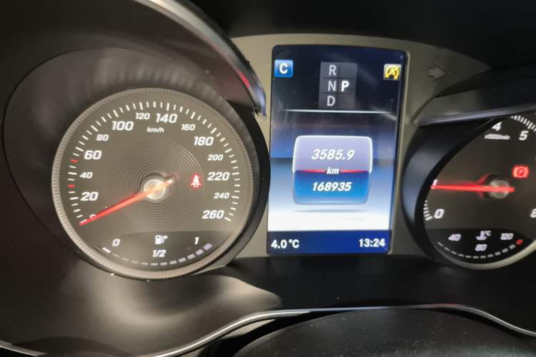 Used Mercedes-Benz GLC 2017 GLC 260 4MATIC Luxury Model