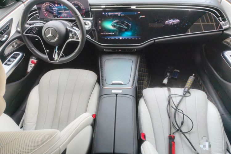 Used Mercedes-Benz E-Class 2024 E 300 L Luxury Model Center Console