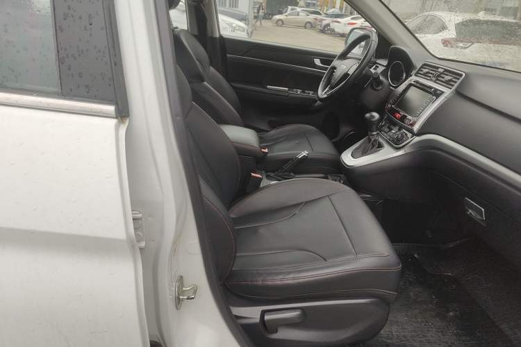 Used Haval M6 2018 Revised Version 1.5T DCT Two-Wheel Drive Elite Edition
