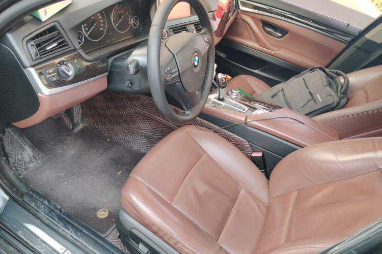 Used BMW 5 Series 2014 525Li Leading Model
