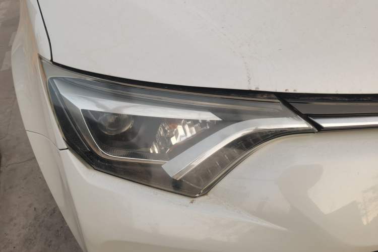 Used Toyota RAV4 2016 2.5L Automatic 4x4 Elite Edition
