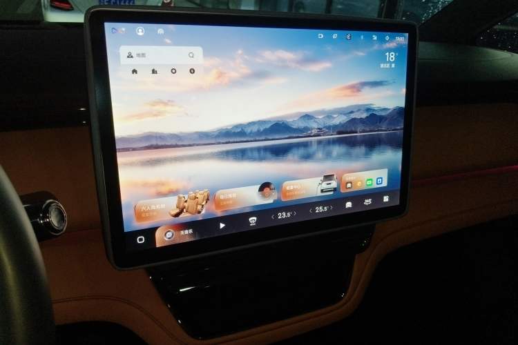 Used Geely Galaxy LEVC L380 2024 140-Degree 6-Seater All-Wheel-Drive Ultra