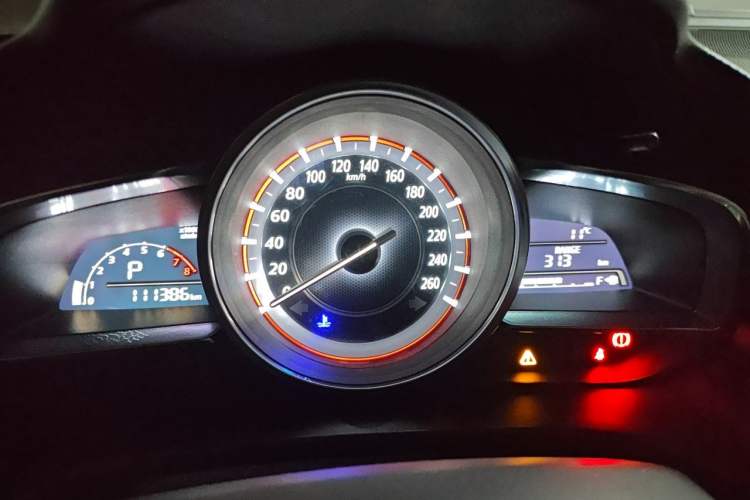 Used Mazda 3 Axela 2014 Sedan 1.5L Automatic Luxury Model
