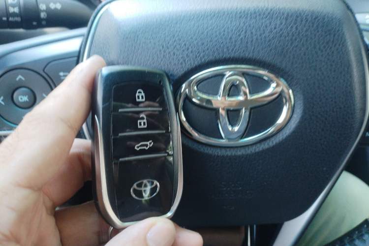 Used Toyota Venza 2022 2.0L CVT Two-Wheel Drive Prestige Edition