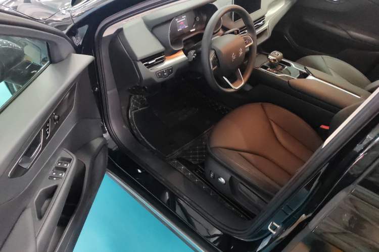 Used Hongqi E-QM5 2024 450km Range Commuter Version