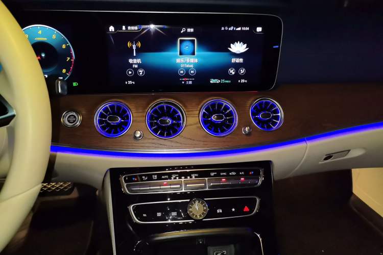 Used Mercedes-Benz E-Class 2022 E 300 L Luxury Model Audio And AC Panel