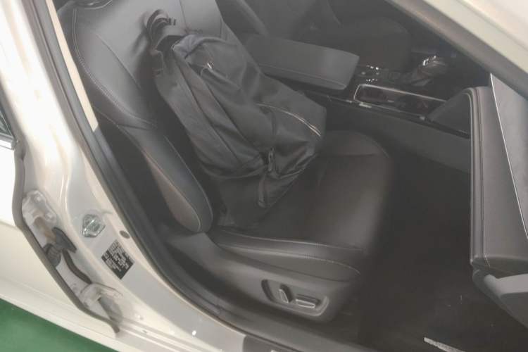 Used Toyota Camry 2024 2.0G Prestige Edition
