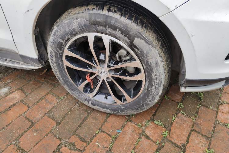 Used Zotye T600 2015 Family Edition 2.0T Manual Elite Version Right Front Wheel Hub