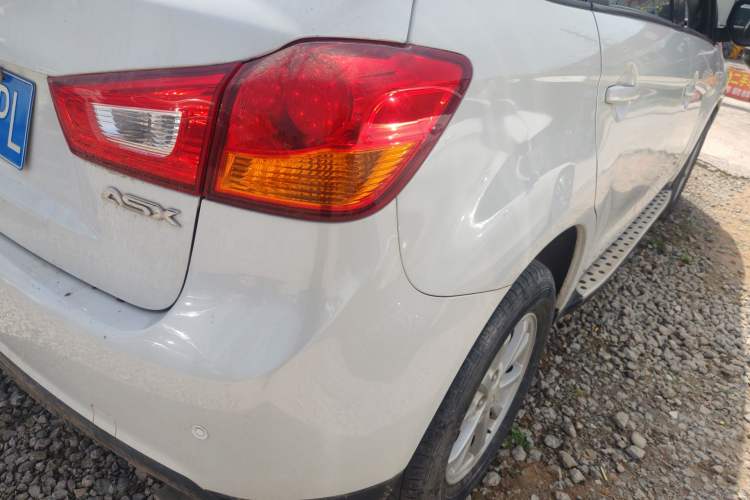 Used Mitsubishi ASX 2013 2.0L CVT Two-Wheel Drive Elite Edition Exterior 3