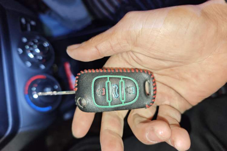 Used Kia K2 2012 Sedan 1.4L MT GLS Commemorative Edition
