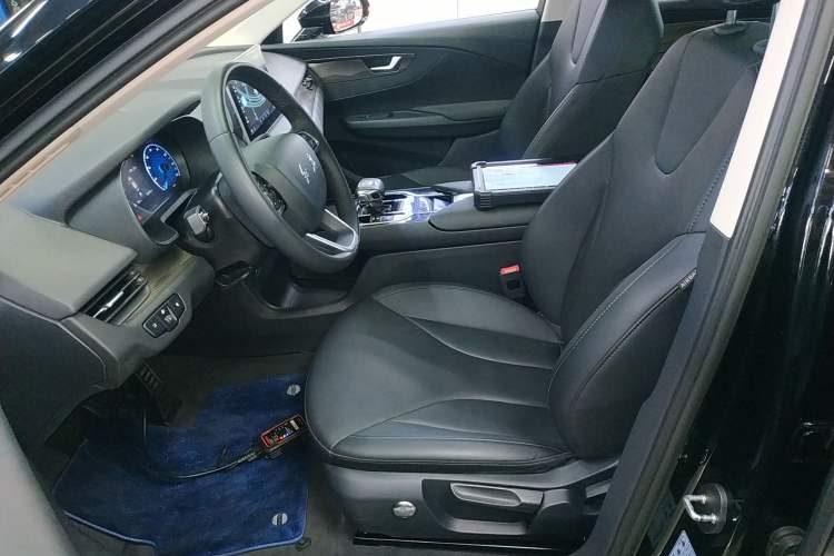 Used Hongqi E-QM5 2022 431 km Charge & Enjoy Edition Left Front Seat