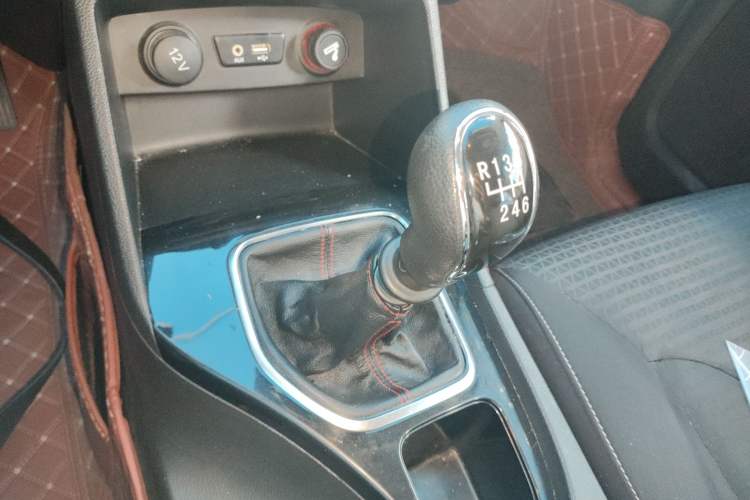 Used Baojun 730 2019 1.5T Manual Fashion Model 7-seater National V