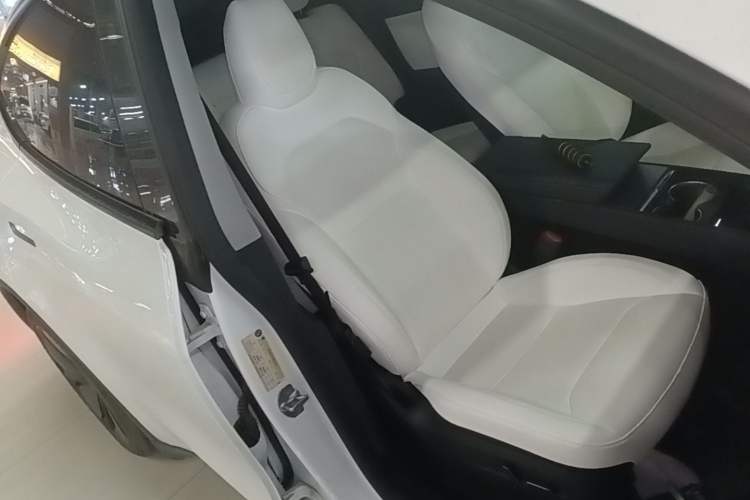 Used Tesla Model Y 2025 Rear-Wheel Drive First Edition