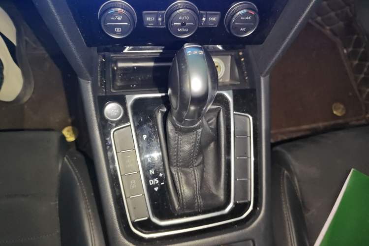 Used Volkswagen Magotan 2017 330TSI DSG Luxury Model