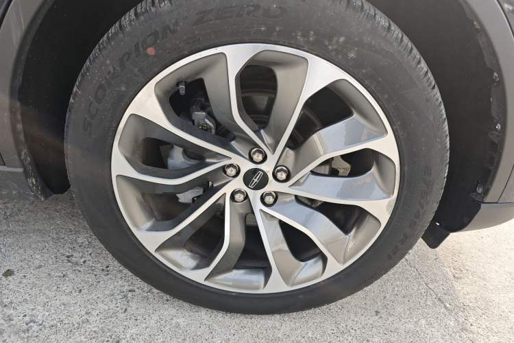 Used Lincoln Aviator 2020 3.0T V6 All-Wheel Drive Executive Version Right Front Wheel Hub