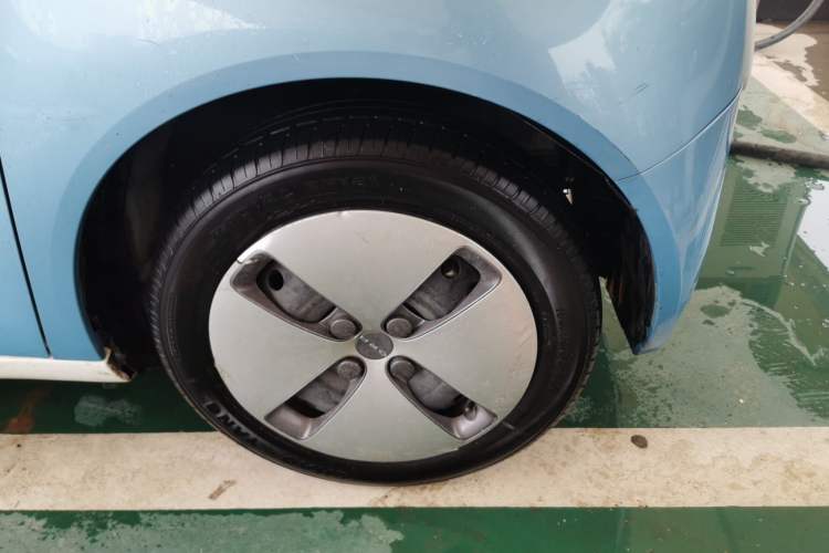 Used ORA Black Cat 2021 301 km Basic Version Right Front Wheel Hub