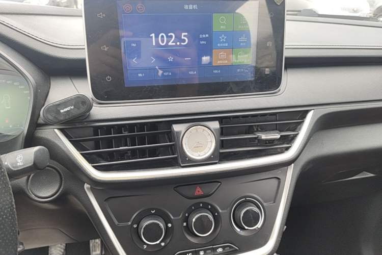 Used Wuling Hongguang S3 2018 1.5T Manual Comfort Model China V Standard
