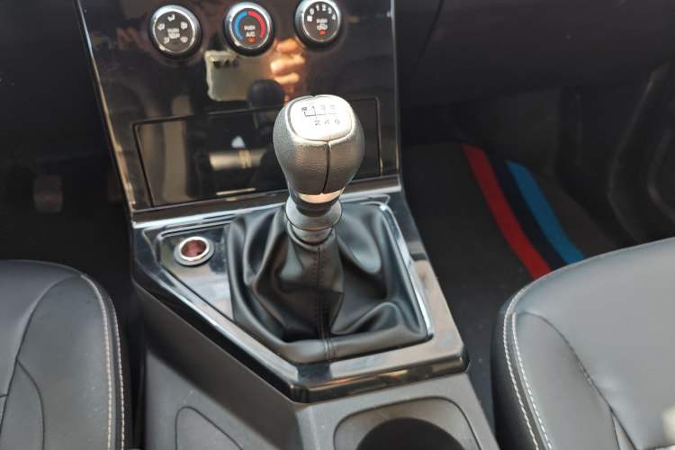 Used Wuling Hongguang PLUS 2019 1.5T Manual Luxury 7-Seater
