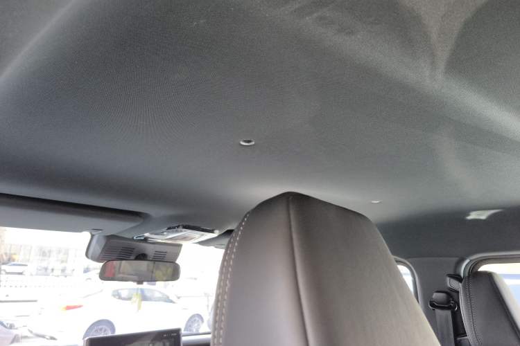 Used 212 T01 2024 2.0T Mechanic Headliner