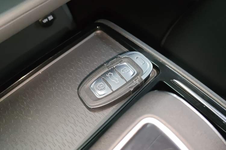 Used Hongqi E-QM5 2021 Charging Version Flagship Edition Vehicle Key