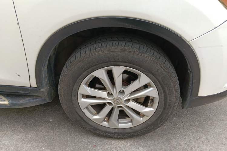 Used Nissan X-Trail 2015 2.0L CVT Comfort MAX Edition 2WD
