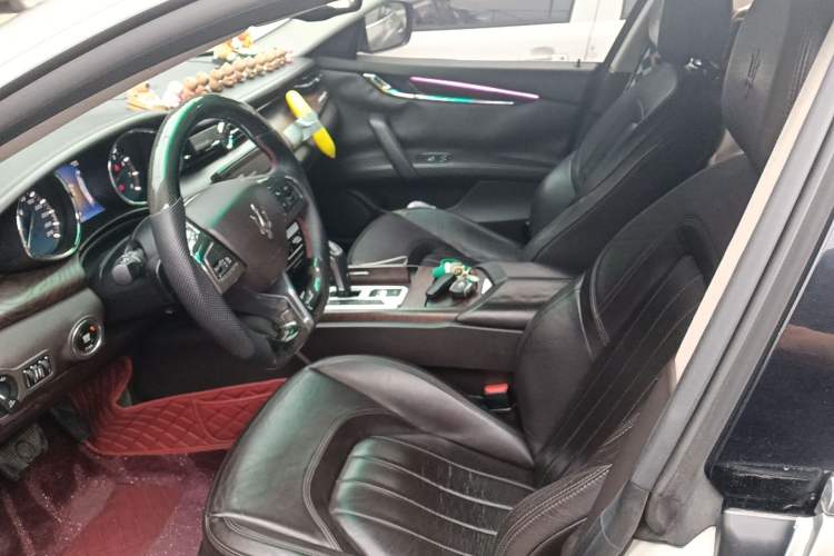 Used Maserati President 2013 3.0T Standard Model Left Front Seat