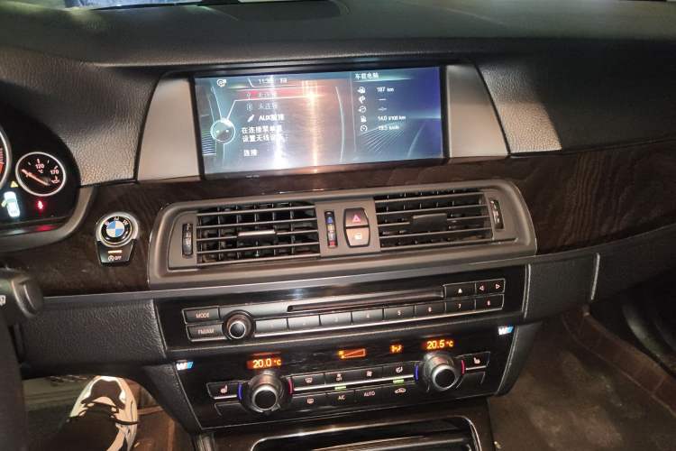 Used BMW 5 Series 2013 525Li Luxury Model
